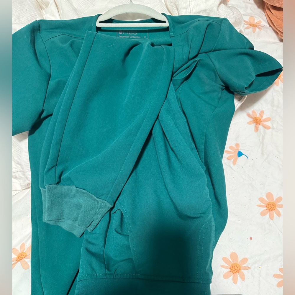 Figs scrubs HUNTER GREEN